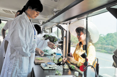 挑選食品安全檢測(cè)車(chē)廠家，需要注意這3點(diǎn)